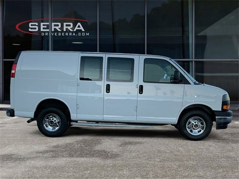 Used 2023 GMC Savana 2500 image 6