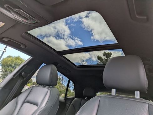 Used 2019 Audi Q8 Premium Plus w/ Premium Plus AWD/4WD image 16