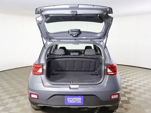 Certified 2024 Hyundai Venue SEL FWD image 17