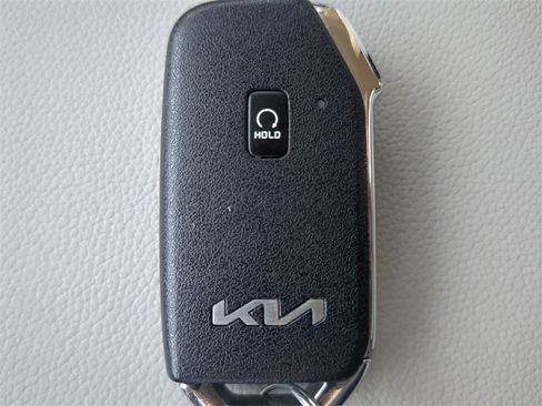 Used 2025 Kia Sportage EX image 30