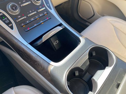 Used 2017 Lincoln MKX Select w/ Select Plus Package AWD/4WD image 28
