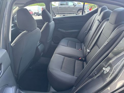 Used 2025 Nissan Altima 2.5 SV FWD image 25