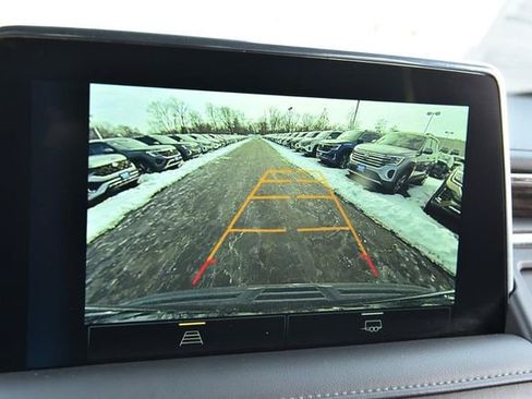 Used 2024 Chevrolet Suburban LT image 12