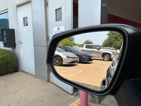 Used 2019 Toyota RAV4 XLE w/ Carpet Mat Package FWD image 18