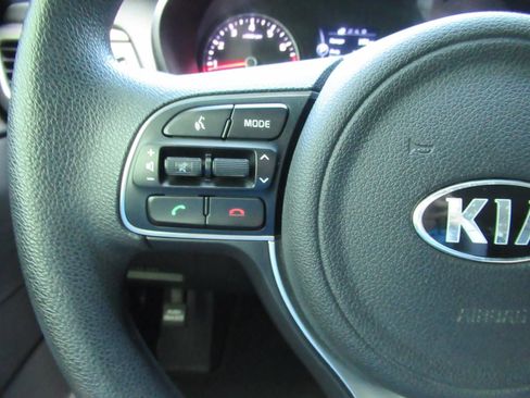 Used 2018 Kia Optima LX w/ 17" Alloy Wheels Package FWD image 24