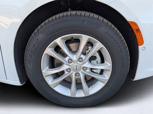 New 2026 Chrysler Pacifica Select image 10