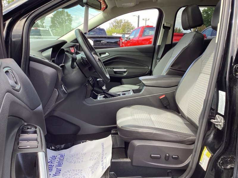 Used 2017 Ford Escape Titanium AWD/4WD image 21