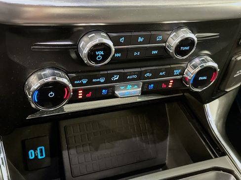 Used 2022 Ford F150 Lariat image 23