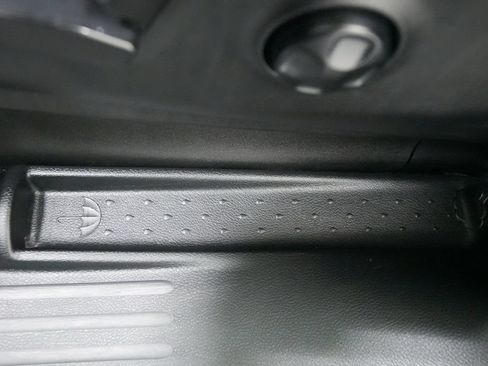 Used 2025 Chrysler Pacifica Select FWD image 17