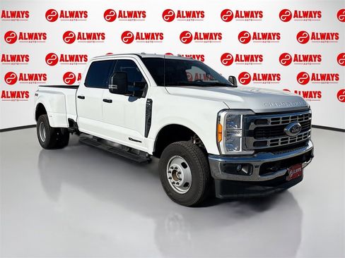 Used 2023 Ford F350 XLT w/ FX4 Off-Road Package image 4
