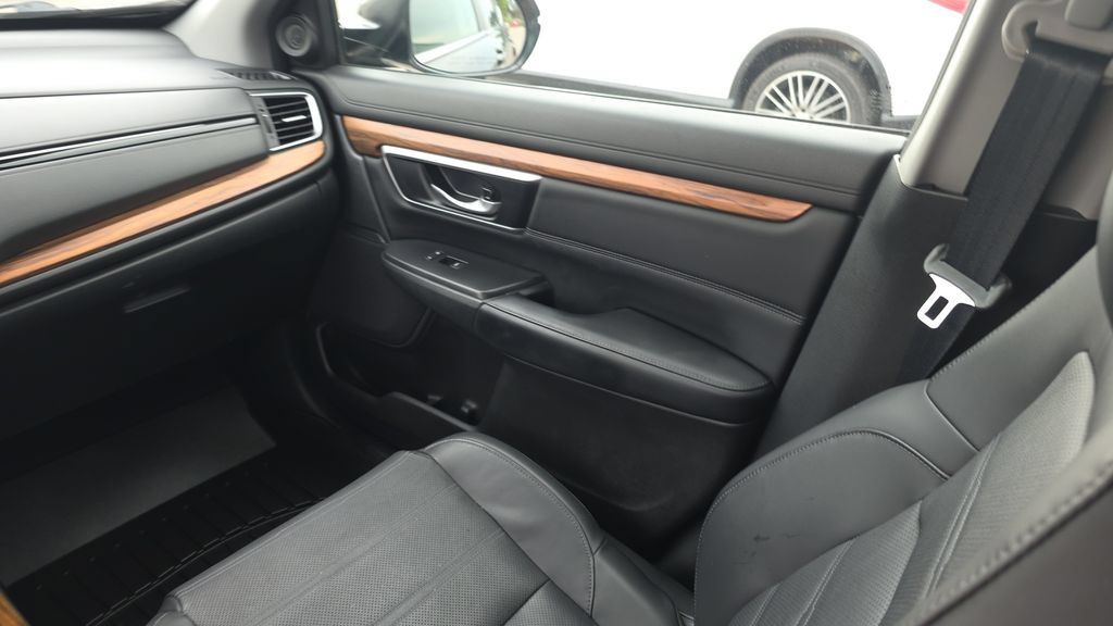 Used 2020 Honda CR-V Touring image 29