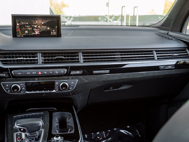 Used 2019 Audi Q7 3.0T Prestige AWD/4WD image 26