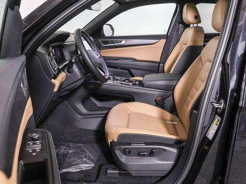 New 2026 Volkswagen Atlas Cross Sport SEL AWD/4WD image 5