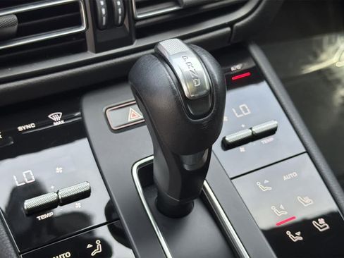 Used 2022 Porsche Macan image 17