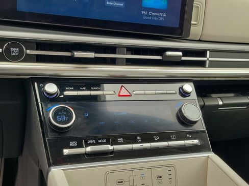 Used 2025 Hyundai Santa Fe SEL AWD/4WD image 28