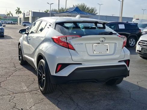 Used 2019 Toyota C-HR LE FWD image 3