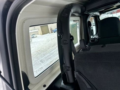 Used 2018 Jeep Wrangler Sport image 26