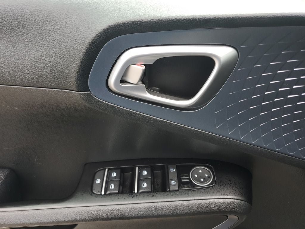 Used 2024 Kia Soul EX FWD image 21