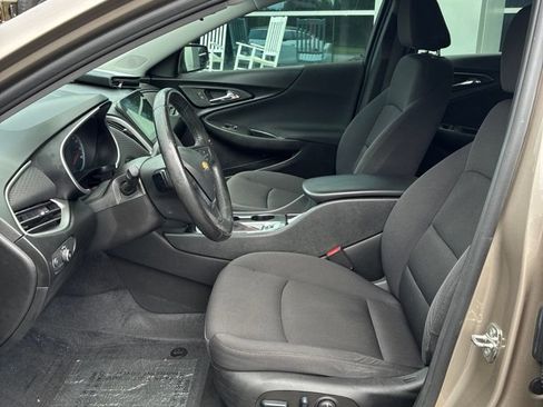 Used 2022 Chevrolet Malibu RS FWD image 9