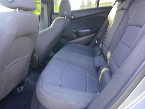 Used 2017 Chevrolet Cruze LT FWD image 16