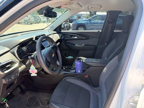 Used 2021 Chevrolet TrailBlazer LT w/ Convenience Package FWD image 26