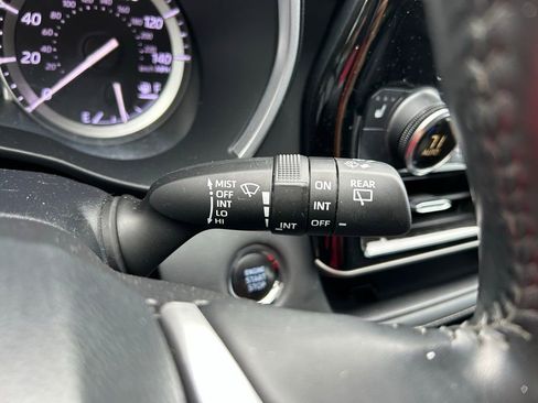 Used 2022 Toyota Highlander XLE image 21