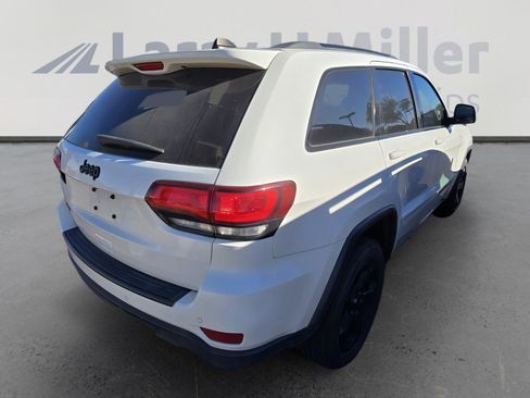 Used 2021 Jeep Grand Cherokee Freedom Edition image 4