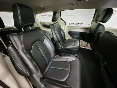 Used 2024 Chrysler Pacifica Limited FWD image 27