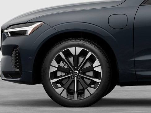 New 2026 Volvo XC60 T8 Plus w/ Protection Package Premier AWD/4WD image 6