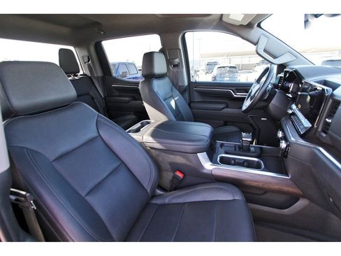 Used 2023 GMC Sierra 1500 SLT AWD/4WD image 26