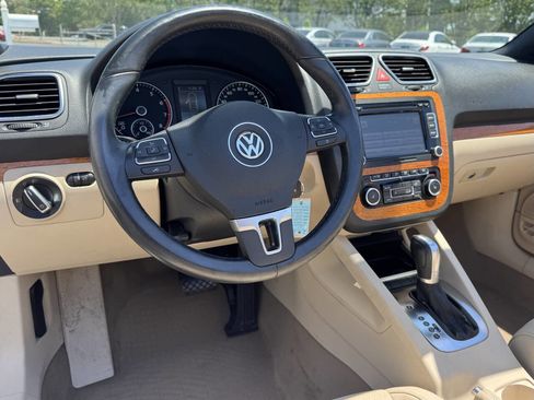 Used 2012 Volkswagen Eos Komfort FWD image 11