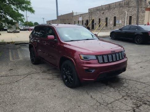 Used 2022 Jeep Grand Cherokee Laredo X AWD/4WD image 6