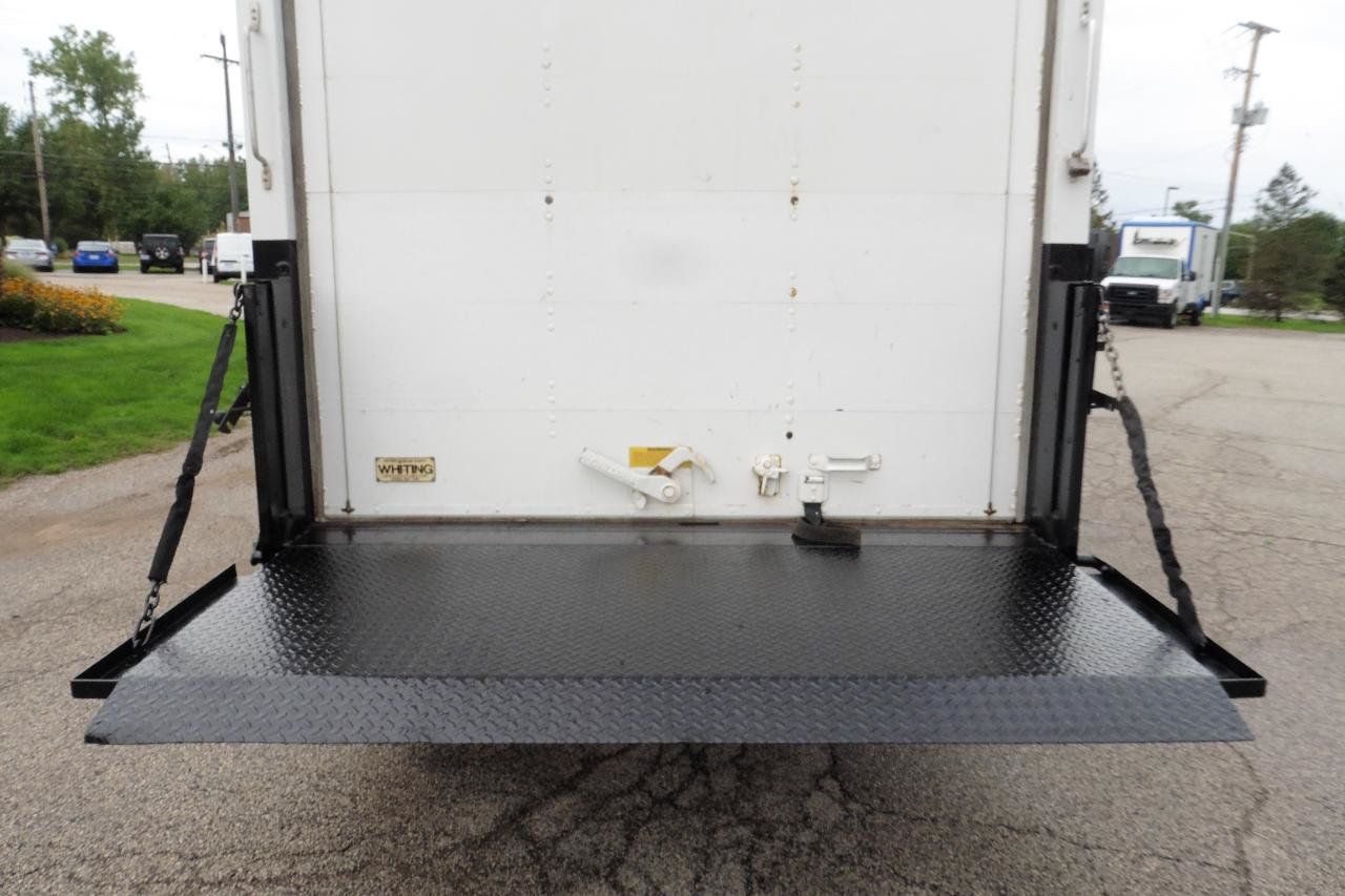 Used 2018 Chevrolet Express 3500 RWD image 24