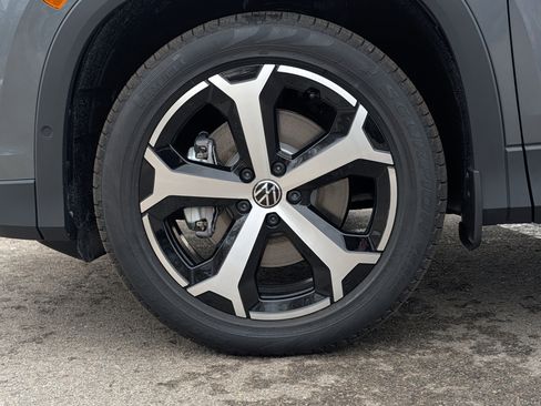 New 2026 Volkswagen Tiguan SE AWD/4WD image 4
