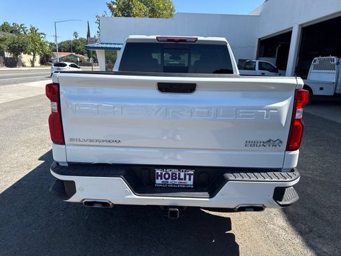 Used 2025 Chevrolet Silverado 1500 High Country AWD/4WD image 4