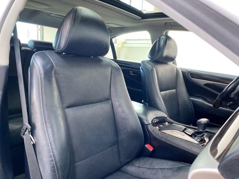 Used 2016 Lexus LS 460 image 32