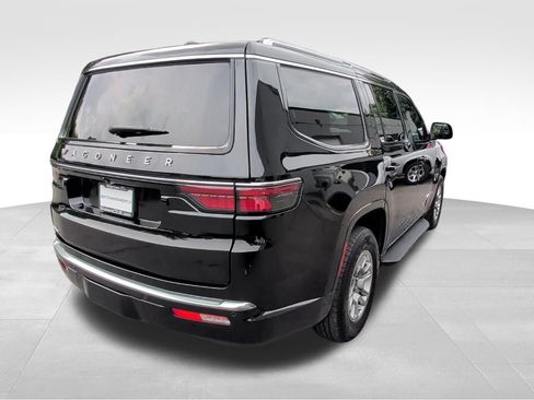 Used 2023 Jeep Wagoneer 4WD w/ Convenience Group I image 5