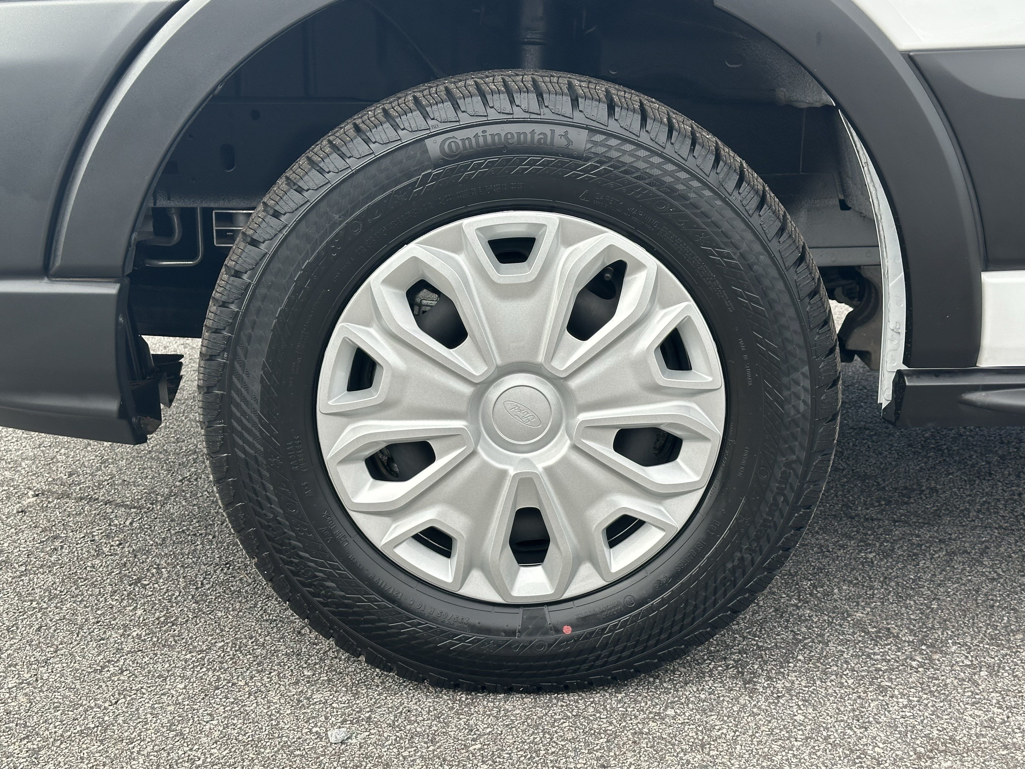 Used 2024 Ford E-Transit Low Roof RWD image 11