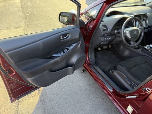 Used 2017 Nissan Leaf SV FWD image 12