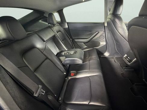 Used 2025 Tesla Model Y Long Range RWD image 32