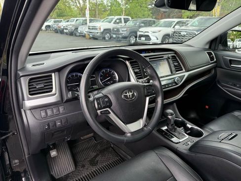 Used 2019 Toyota Highlander Limited AWD/4WD image 13