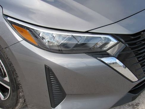 Used 2024 Nissan Sentra SV FWD image 8