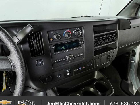 Used 2025 Chevrolet Express 3500 LT w/ LT Preferred Equipment Group RWD image 12