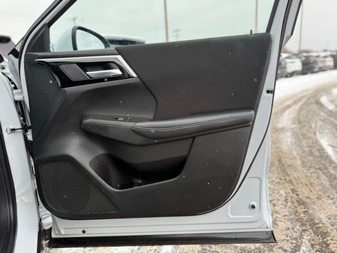 Used 2023 Mitsubishi Outlander ES image 16