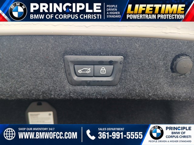 Used 2021 BMW 530i w/ Premium Package RWD image 11