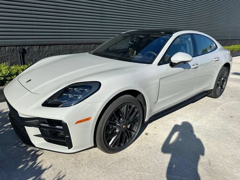 Used 2026 Porsche Panamera GTS AWD/4WD image 7