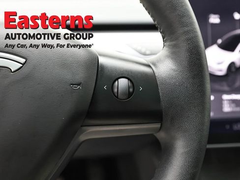 Used 2023 Tesla Model 3 Standard Range image 16