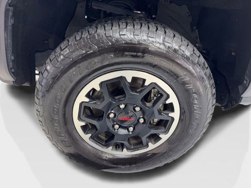 Used 2025 Toyota Tacoma TRD Off-Road AWD/4WD image 86