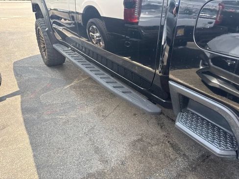 Used 2021 GMC Sierra 2500 AT4 w/ AT4 Preferred Package AWD/4WD image 9