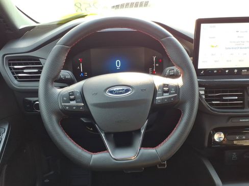 Certified 2024 Ford Escape ST-Line w/ Tech Pack #1 AWD/4WD image 11